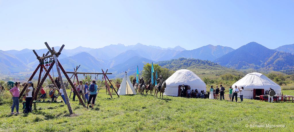 بار قازاق – ءبىر قازاق 