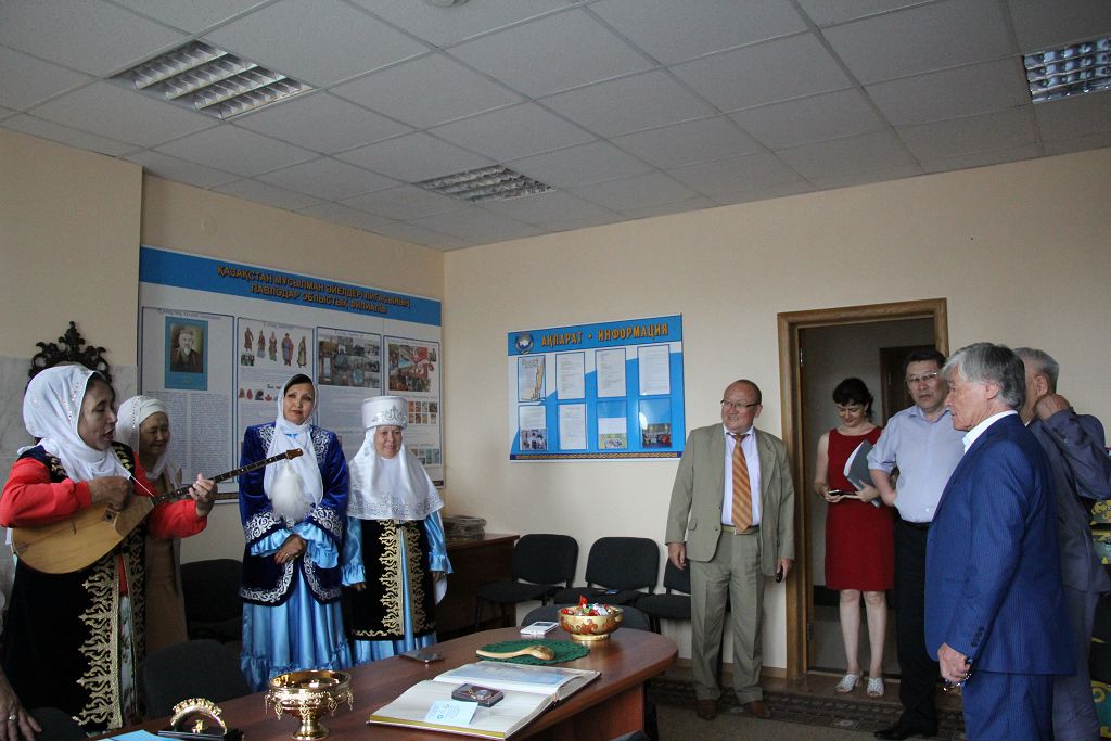 جازۋشىلار  جاڭعىرۋعا ۇندەيدى