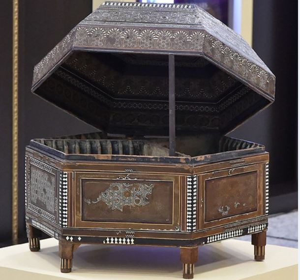 بەيبارىستان قالعان مۇرا