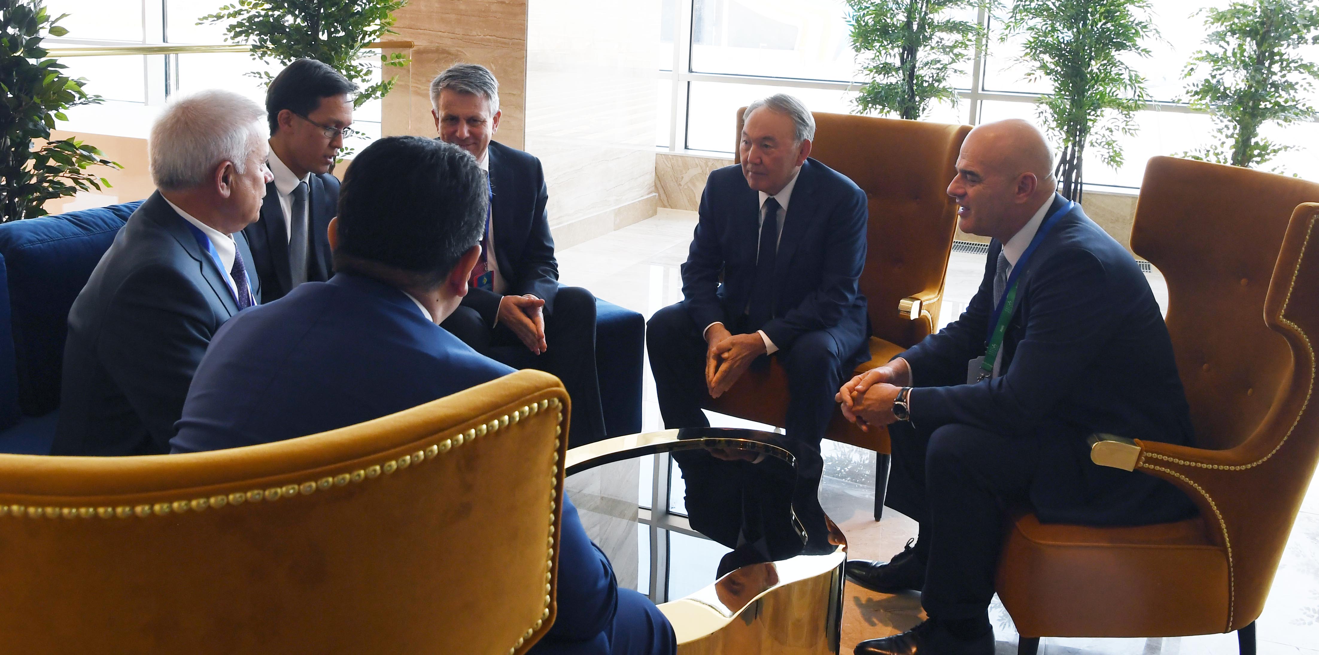 نازارباەۆ حالىقارالىق كومپانيا باسشىلارىمەن كەلىسسوزدەر جۇرگىزدى