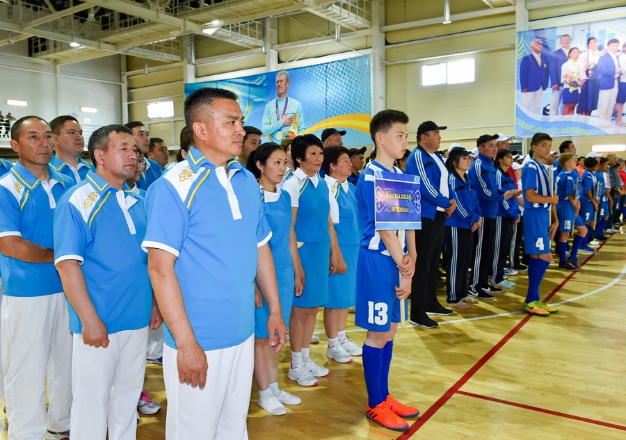 سقو اكىمى سپارتاكياداعا قاتىسىپ, ۆولەيبول وينادى