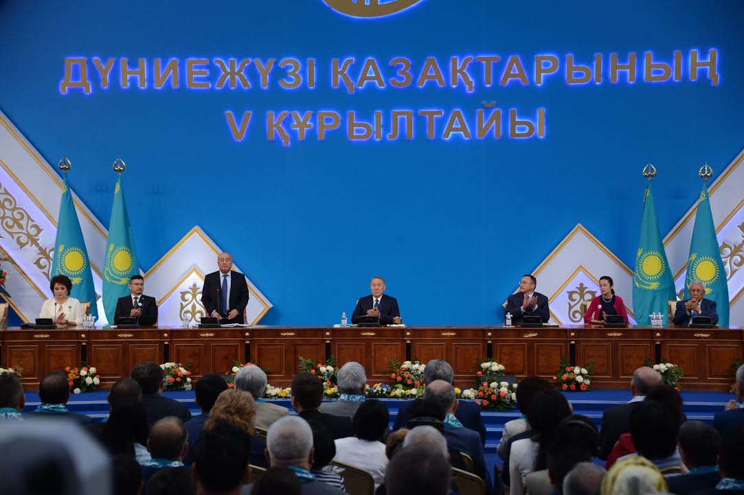 ەلباسى دۇنيەجۇزى قازاقتارىنىڭ مەرەيتويلىق قۇرىلتايىن اشتى