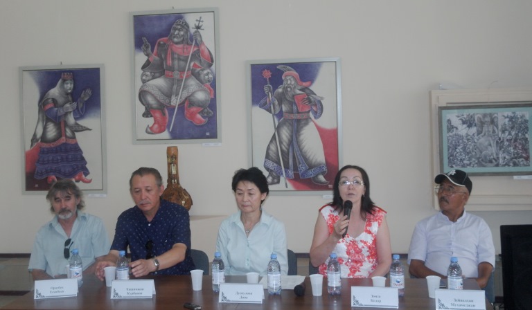 الماتىدا وتاندىق سۋرەتشىلەردىڭ كورمەسى ءوتتى 	