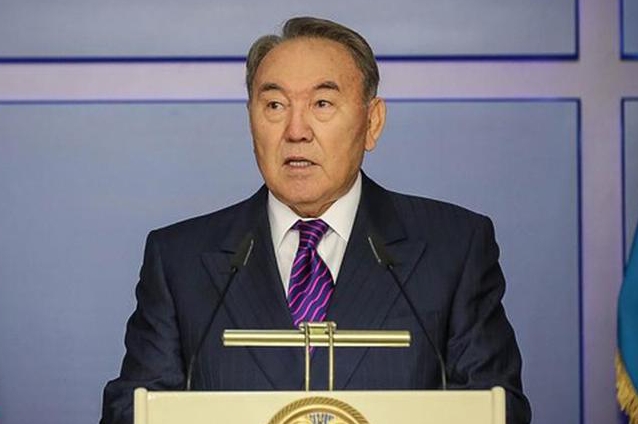 ەلباسى قازاقستاننىڭ ۇزدىك پوليتسەيلەرىن ماراپاتتادى