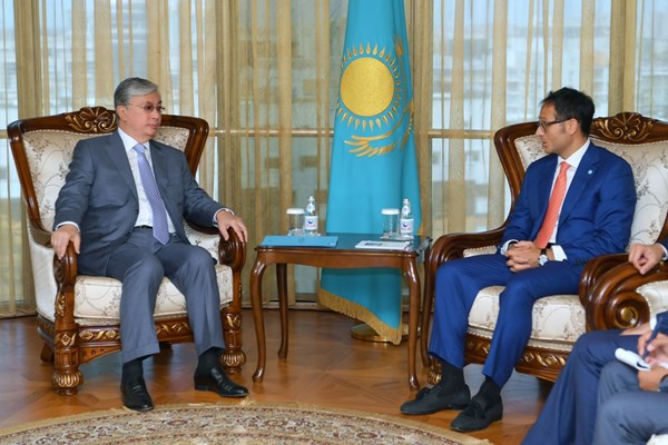 سەنات توراعاسى ماجارستان سىرتقى ىستەر جانە سىرتقى ەكونوميكالىق بايلانىستار مينيسترىمەن كەزدەستى