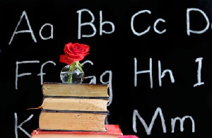 بىلىكسىز مۇعالىمدەر اعىلشىن تىلىنەن ساباق بەرىپ ءجۇر