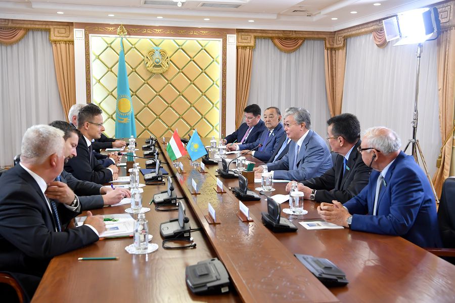 كەلەلى كەزدەسۋلەر وتكىزدى