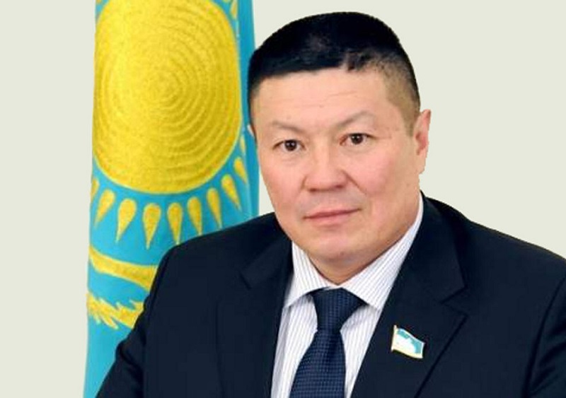 قانداي قوشەمەتكە دە لايىق