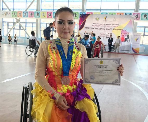 اربامەن بيلەۋ – ايرىقشا ونەر