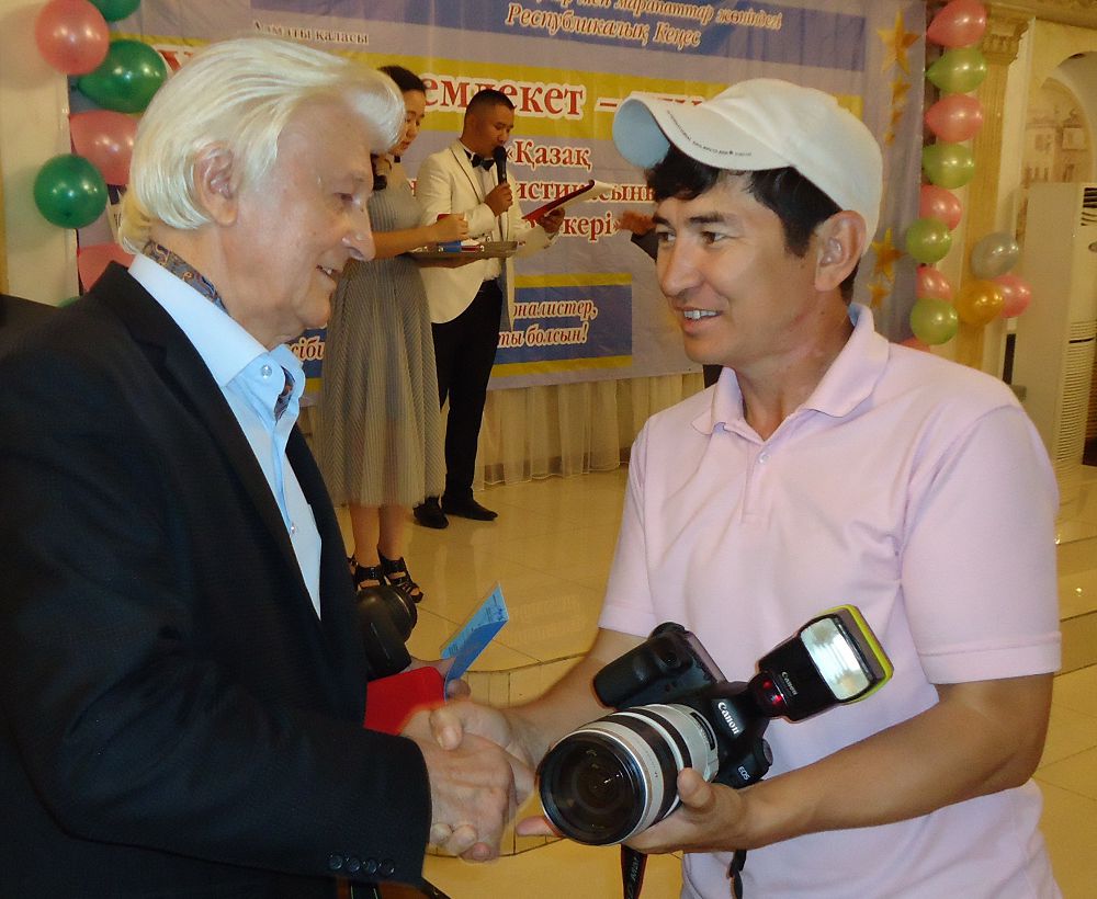 ارداگەر جۋرناليستەر ارداقتالدى