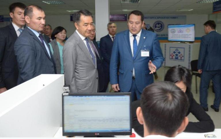 پرەمەر قىزىلورداداعى كاسىپكەرلەرگە قىزمەت كورسەتۋ ورتالىعىن ارالادى