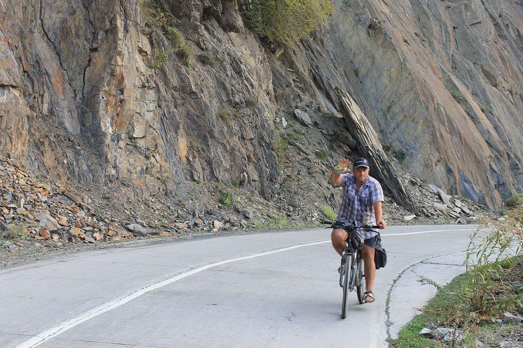 ەلۋ ەلدى ارالاپ, ەكسپو-عا كەلدى...