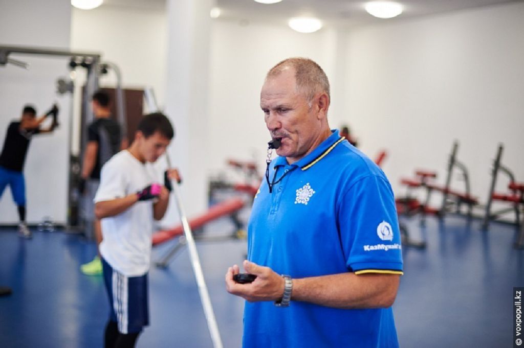 سترەلنيكوۆتىڭ باپكەرلىك الەمى