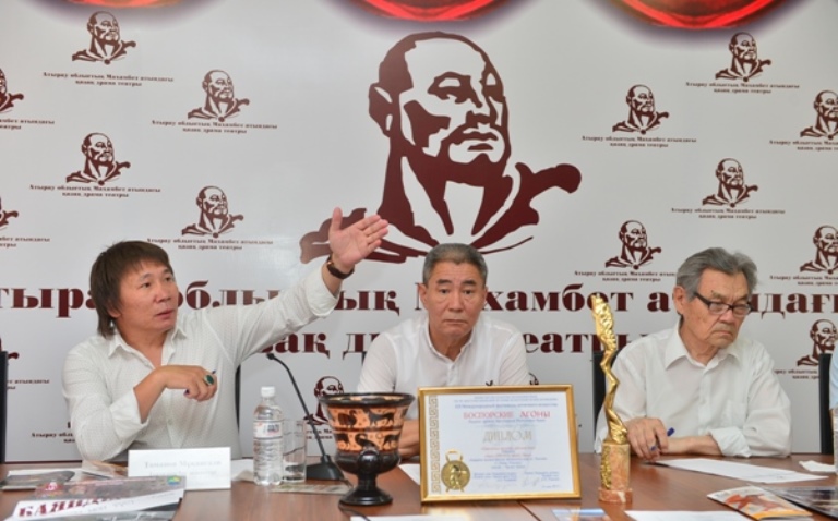 اتىراۋ تەاترى حالىقارالىق فەستيۆالدەن ولجالى ورالدى