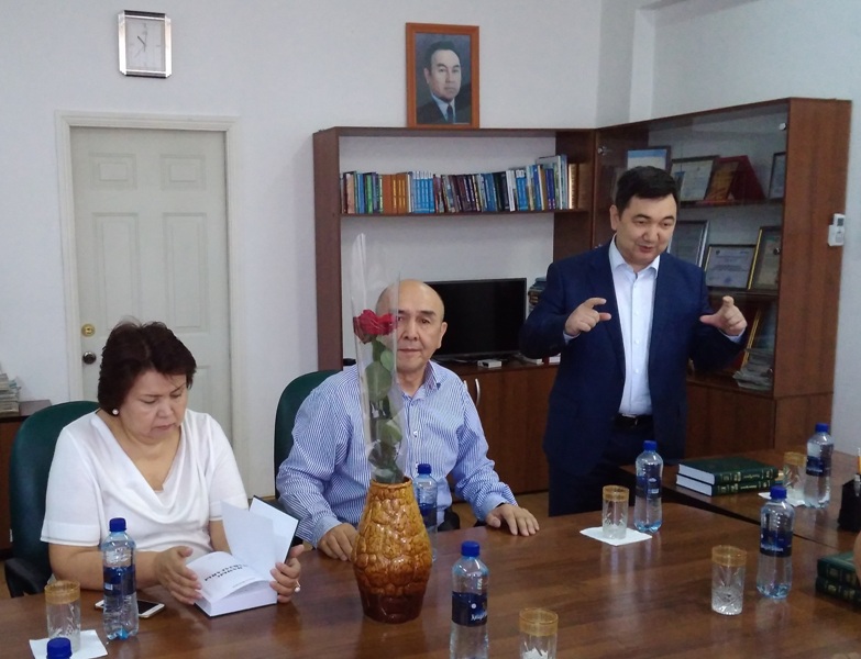 باسقارما توراعاسى الماتىداعى رەداكتسيا ارداگەرلەرىمەن جۇزدەستى