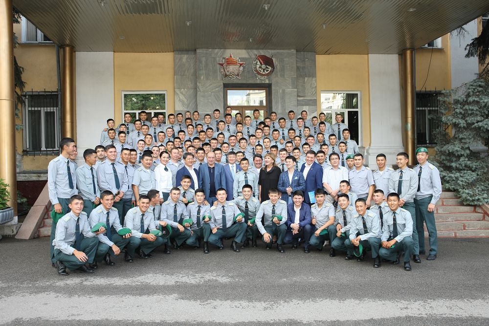 ايگىلى بالۋان كۋرسانتتارمەن كەزدەستى