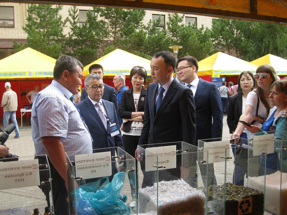 قوستانايدا «قازاقستان ۇزدىك تاۋارلارى» بايقاۋىنىڭ وڭىرلىك ساتىسى ءوتتى