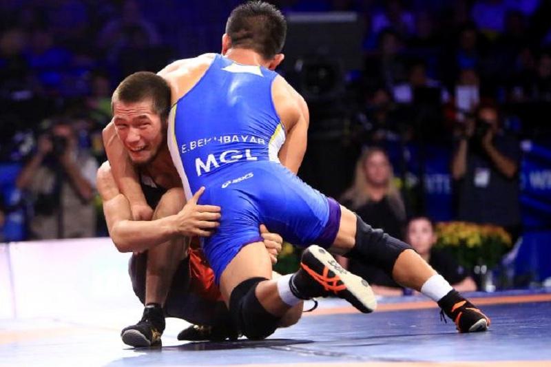 قازاقستاندىق پالۋاندار پولشاداعى تۋرنيردەن جۇلدەلى ورالدى