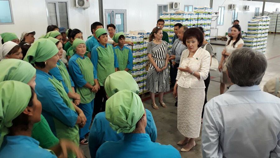 حالىق قالاۋلىسى جۇرتشىلىقپەن جۇزدەستى