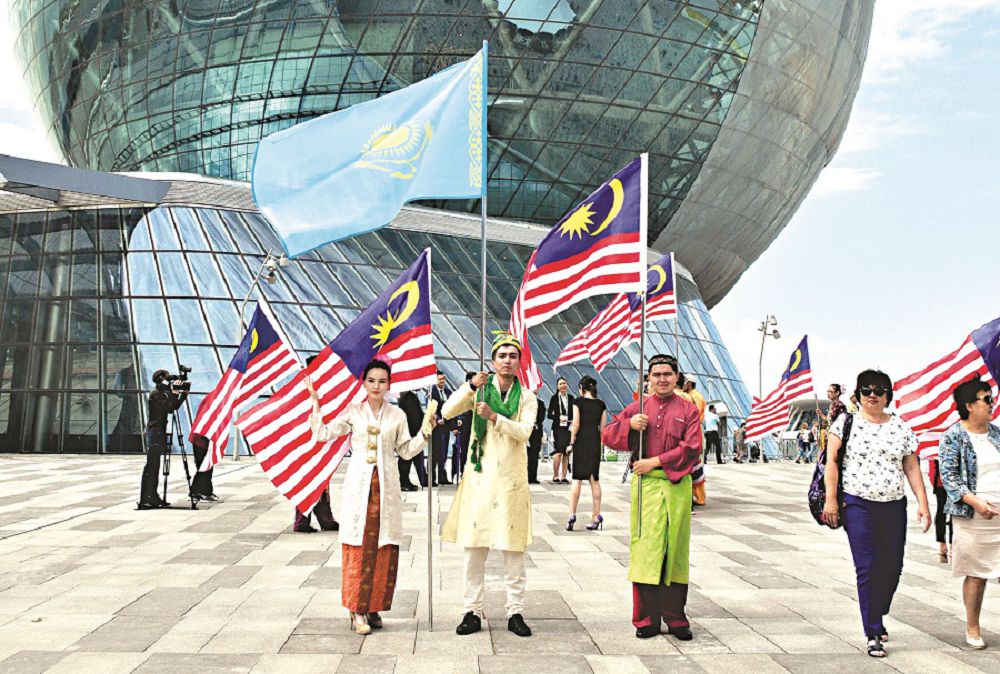 مالايلىقتار ارىپتەستىكتى ماقتانىش تۇتادى