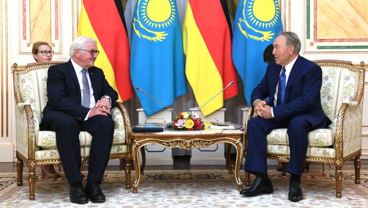 مەملەكەت باسشىسى گەرمانيا پرەزيدەنتىمەن كەزدەستى