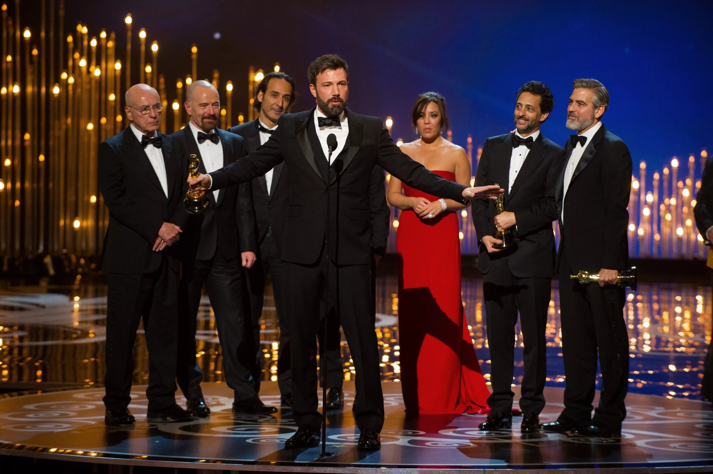 استاناعا گولليۆۋدتىق كينو جۇلدىزدار كەلەدى