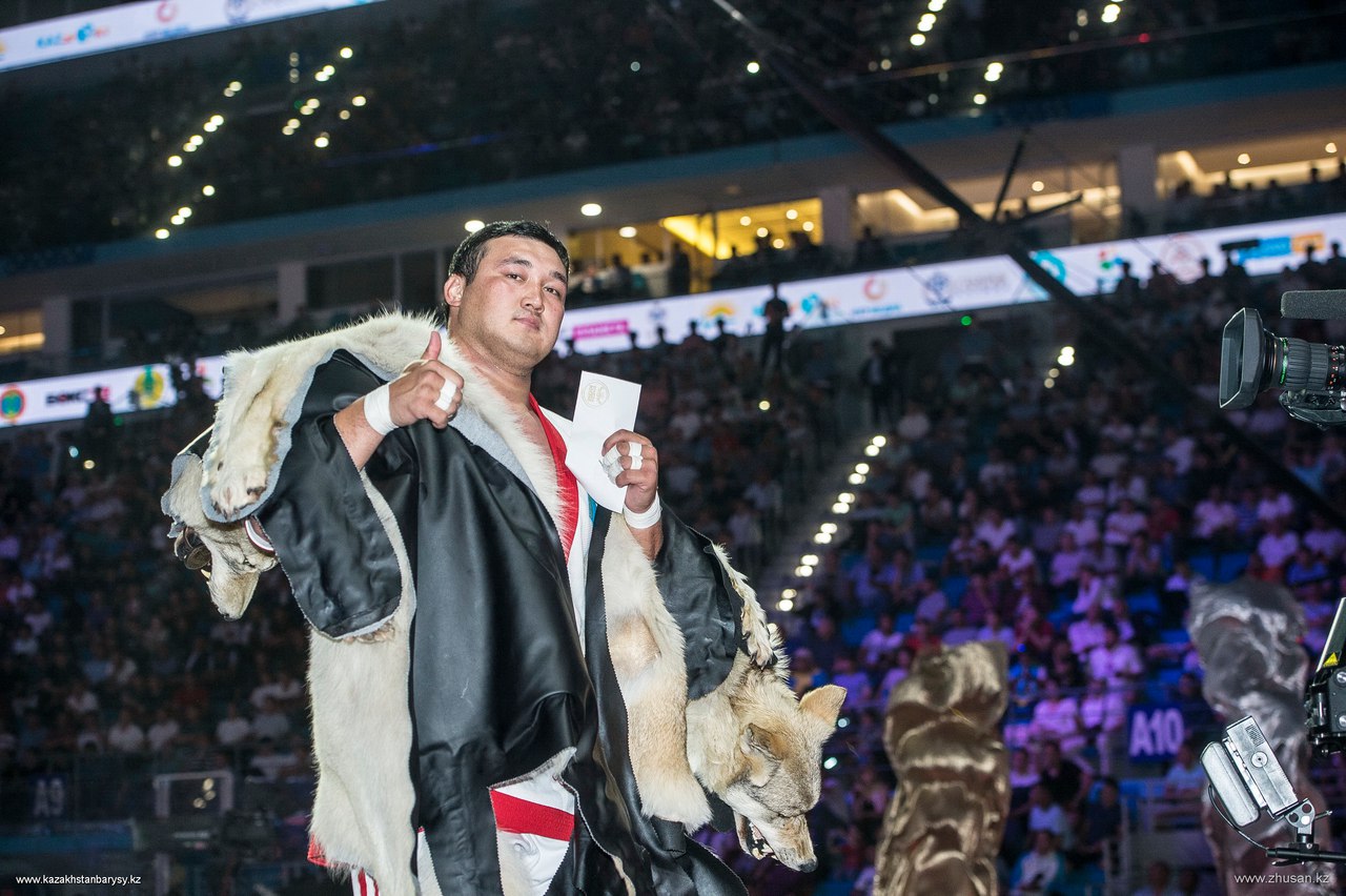 ۇلان رىسقۇل قازاق كۇرەسى فەدەراتسياسىنا قىزمەتكە تۇردى