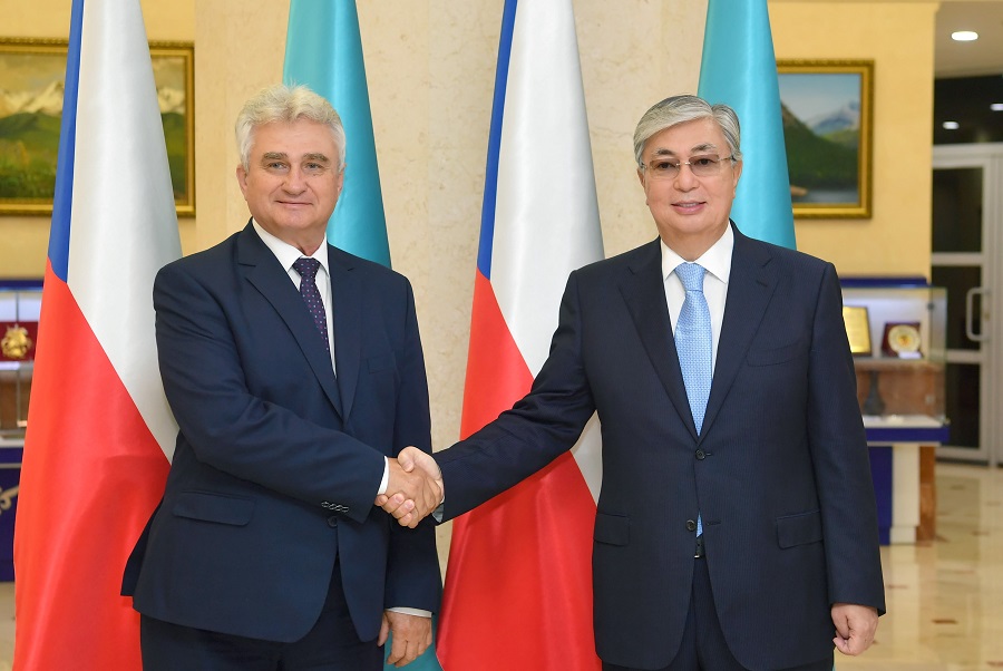 ق. توقاەۆ چەحيا سەناتىنىڭ توراعاسىمەن كەزدەسۋ وتكىزدى