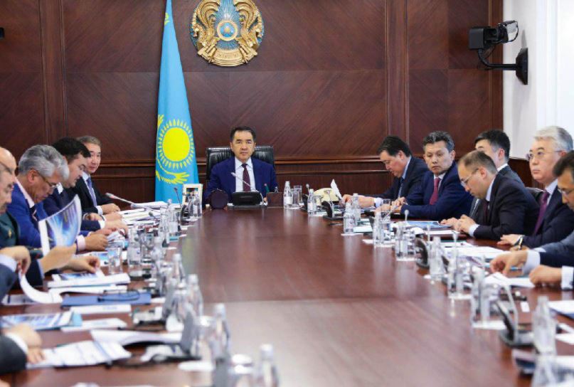 باقىتجان ساعىنتاەۆ مەملەكەتتىك ورگانداردىڭ قىزمەتتەرىن تسيفرلاندىرۋ جونىندە كەڭەس وتكىزدى