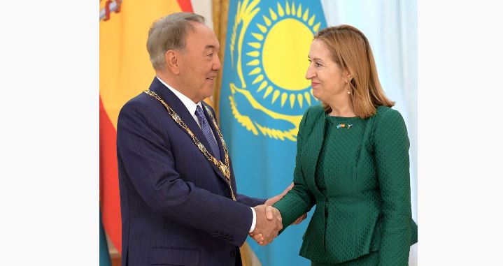 ەلباسى يسپانيانىڭ كاتوليكتىك يزابەللا وردەنىمەن ماراپاتتالدى