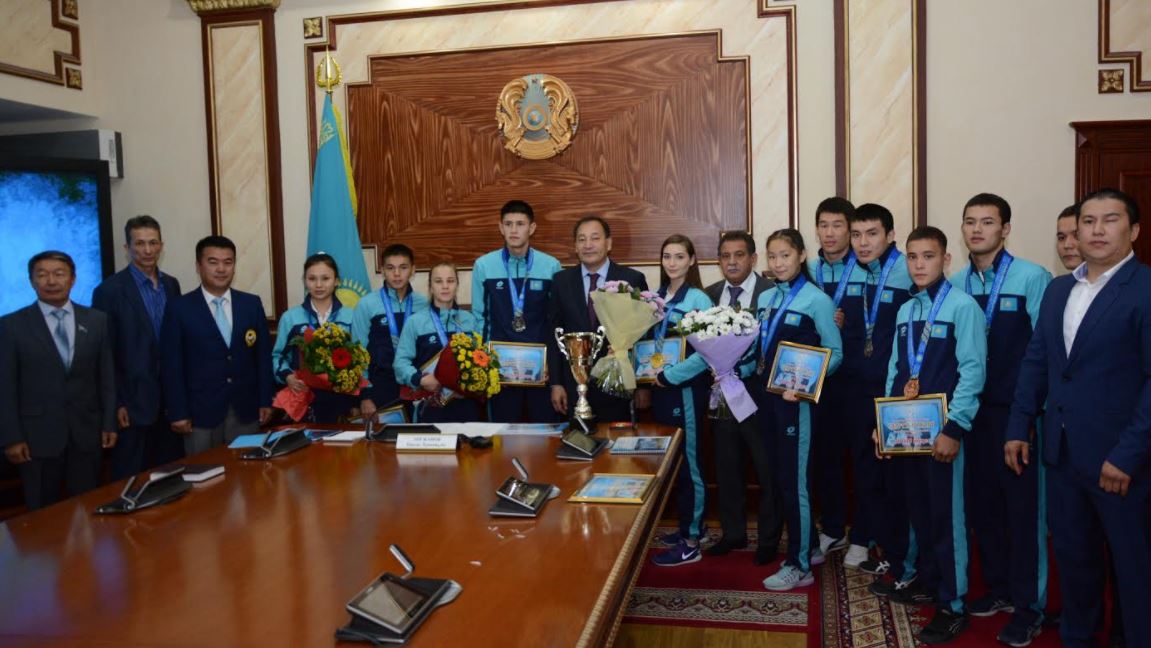 چەمپيوناتتا توپ جارعان ماڭعىستاۋلىق سپورتشىلار ماراپاتتالدى