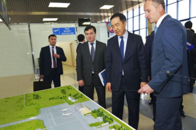 ساعىنتاەۆ پەتروپاۆل اۋەجايىن دامىتۋ پەرسپەكتيۆالارىمەن تانىستى 