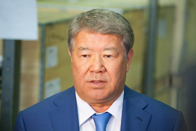  ۇلىبريتانيا وكىلدەرىمەن جۇزدەستى