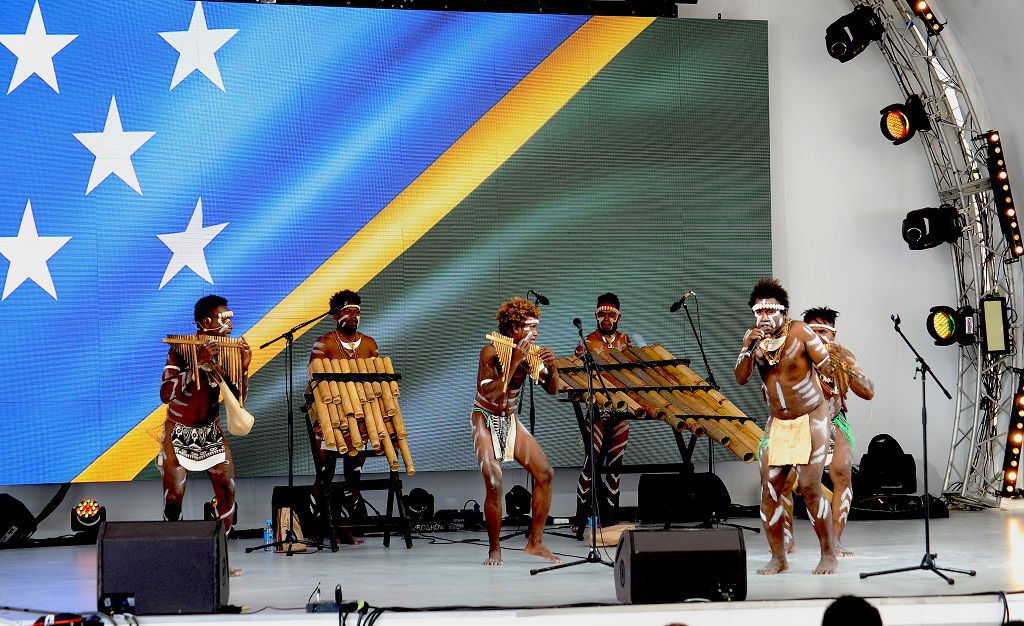 سولوموندىقتار ونەرى كوپشىلىكتى ءتانتى ەتتى