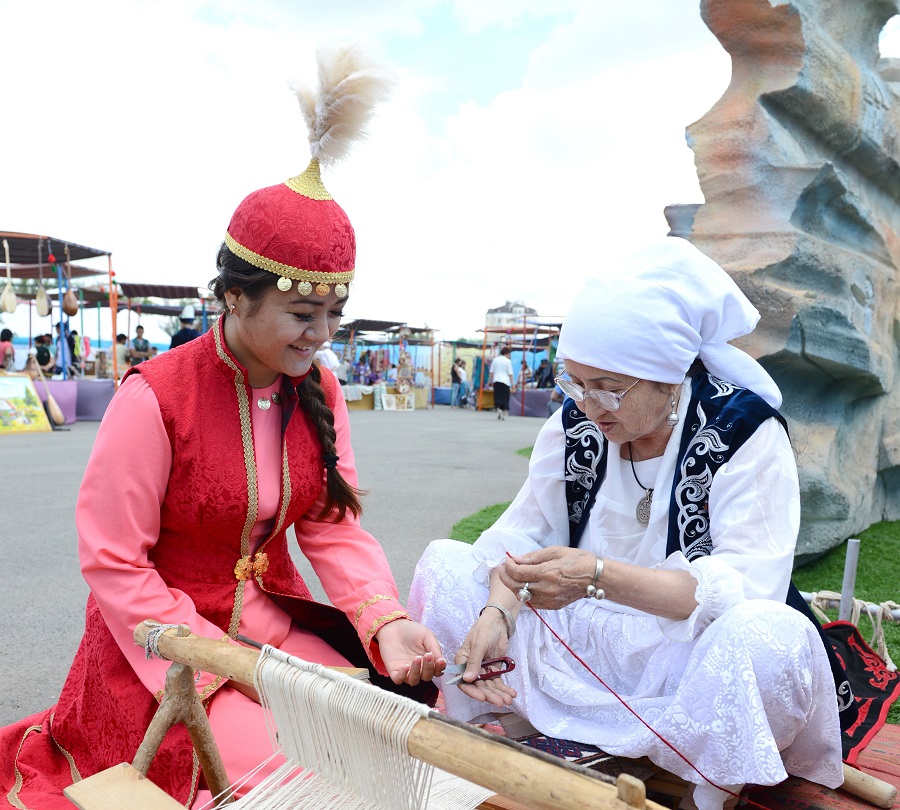 ەل مۇراتىنىڭ اسىل وزەگى