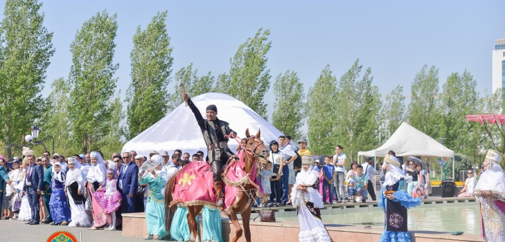 تارازدان شىققان ەتنوگرافيالىق كەرۋەن استاناعا جەتتى