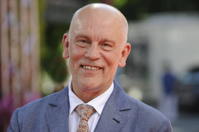 گولليۆۋد اكتەرى دجون مالكوۆيچ: قازاقستاندى قۋانا-قۋانا ارالاپ كورەر ەدىم