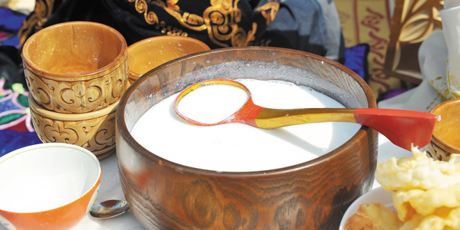 قاراعاندى وبلىسى ەلوردالىقتارعا 200 ليتر قىمىزدى تەگىن تاراتتى 