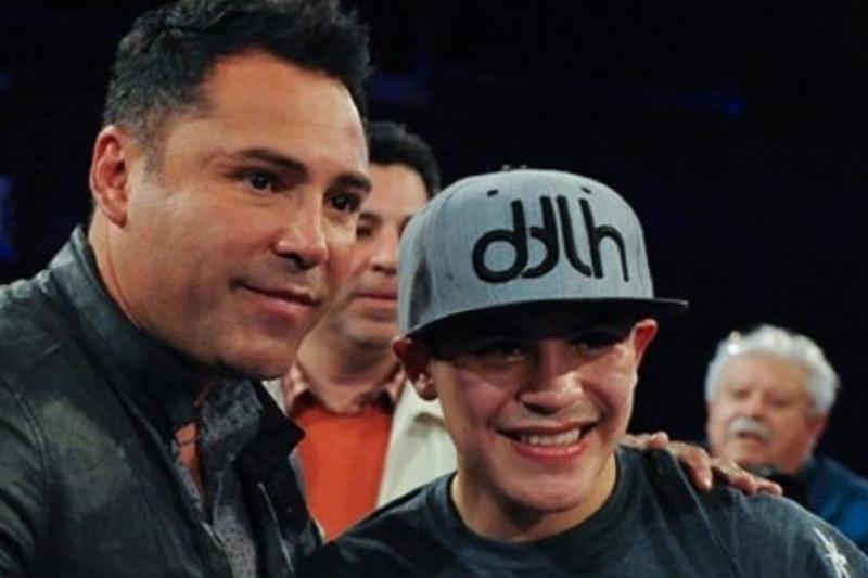 وسكار دە لا حويانىڭ باۋىرى گولوۆكين مەن الۆارەس جەكپە-جەگىنىڭ اندەركاردىنا شىعادى