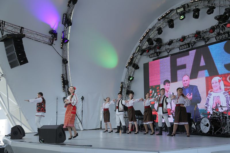 تەڭدەسى جوق جارىق قۇرىلعىسى