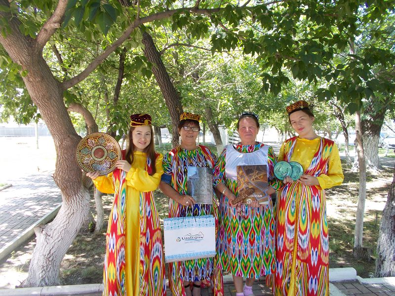 سەمەيلىكتەر كورمەنى تاماشالادى