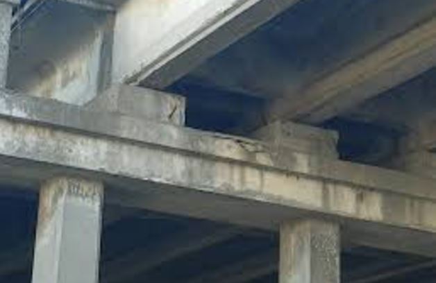 سولتۇستىك قازاقستان شەكاراشىلارى اۋىل تۇرعىندارىنا كوپىر سالىپ بەردى