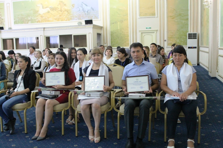 پاۆلوداردا «ءتىل, مادەنيەت, جاستار - جارقىن بولاشاق!» اتتى فورۋم ءوتتى