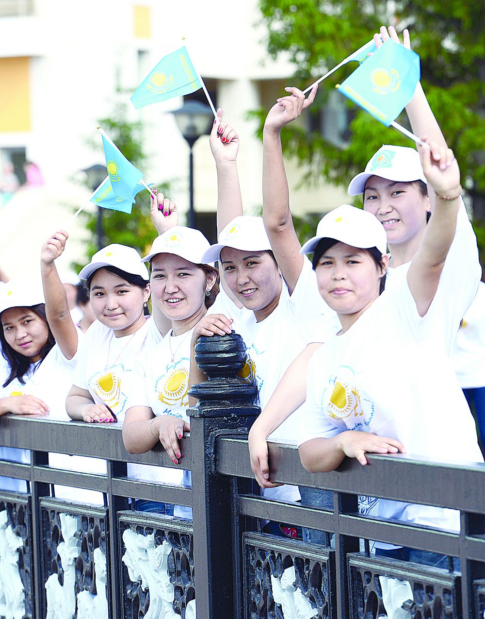 ازاماتتىق قوعام – بيلىك پەن حالىق اراسىنداعى التىن كوپىر