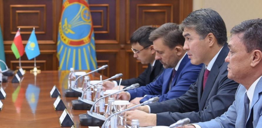 بەلارۋس ەكسپو-2017 كورمەسىن وتكىزىپ جاتقان استانانىڭ تاجىريبەسىنە قىزىعۋشىلىق تانىتىپ وتىر