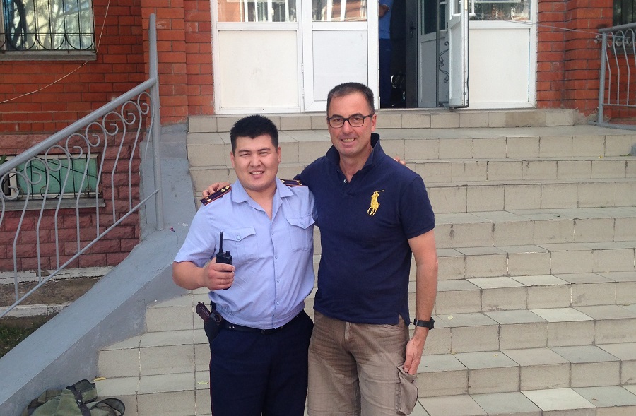 ەلوردالىق پوليتسەي مەن فرانتسيا ەلىنىڭ ازاماتى كوپىردەن سەكىرىپ كەتكەن جاس جىگىتتى قۇتقاردى.