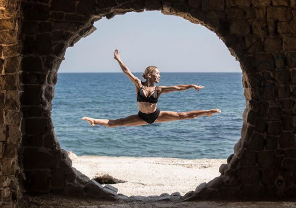 گاۋحار احمەتوۆا-اتەرتون: «ءبىزدىڭ ءومىرىمىز جۇگىرىسكە قۇرىلعان»