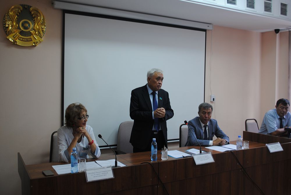 الماتىلىقتار ءماجىلىس دەپۋتاتىمەن كەزدەستى