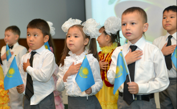 استانادا جاڭا وقۋ جىلىندا 17 مىڭ بالا ءبىرىنشى سىنىپقا بارادى