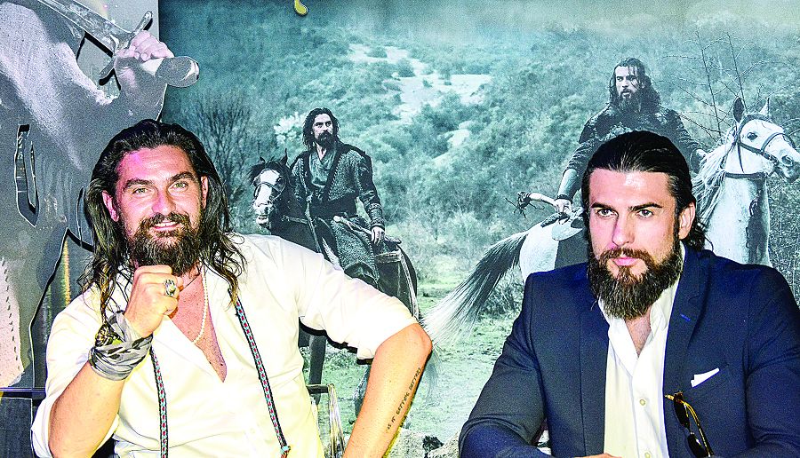 ەرتۇعىرىل ارتىستەرى ەلوردادا